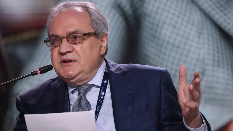 Валерий Фадеев заявил, что пользователи VPN ищут враждебную информацию, раскритиковал обход блокировок и признал оправданными отключения мобильного интернета. Собеседники связывают ужесточение контроля в сети с действиями спецслужб и поручениями руководства.