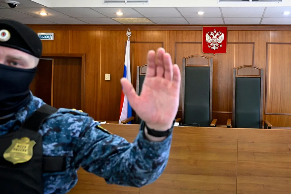 В апреле из открытого доступа исчезла статистика Судебного департамента за 2005–2025 годы. Данные были важны для отслеживания репрессий, судебной практики и косвенно — отправки обвиняемых на войну; восстановить их в том же виде почти невозможно.
