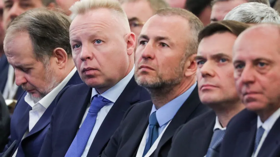 Российский союз промышленников и предпринимателей предложил запретить публичное размещение судебных актов и сведений о лицах и требованиях по искам компаний к российским судам, которые предъявляются в связи с санкциями. Инициатива обсуждается в администрации президента и профильных ведомствах.