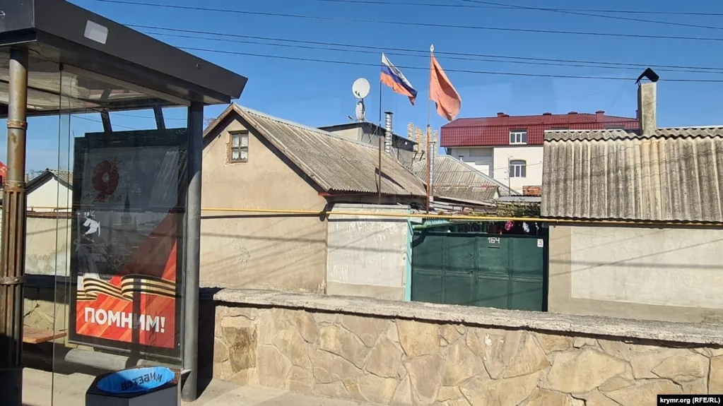 В Крыму и на юге России фиксируют жертвы и повреждения после ударов беспилотников; в Минобороны заявили о 272 сбитых дронах над рядом областей и акваториями.