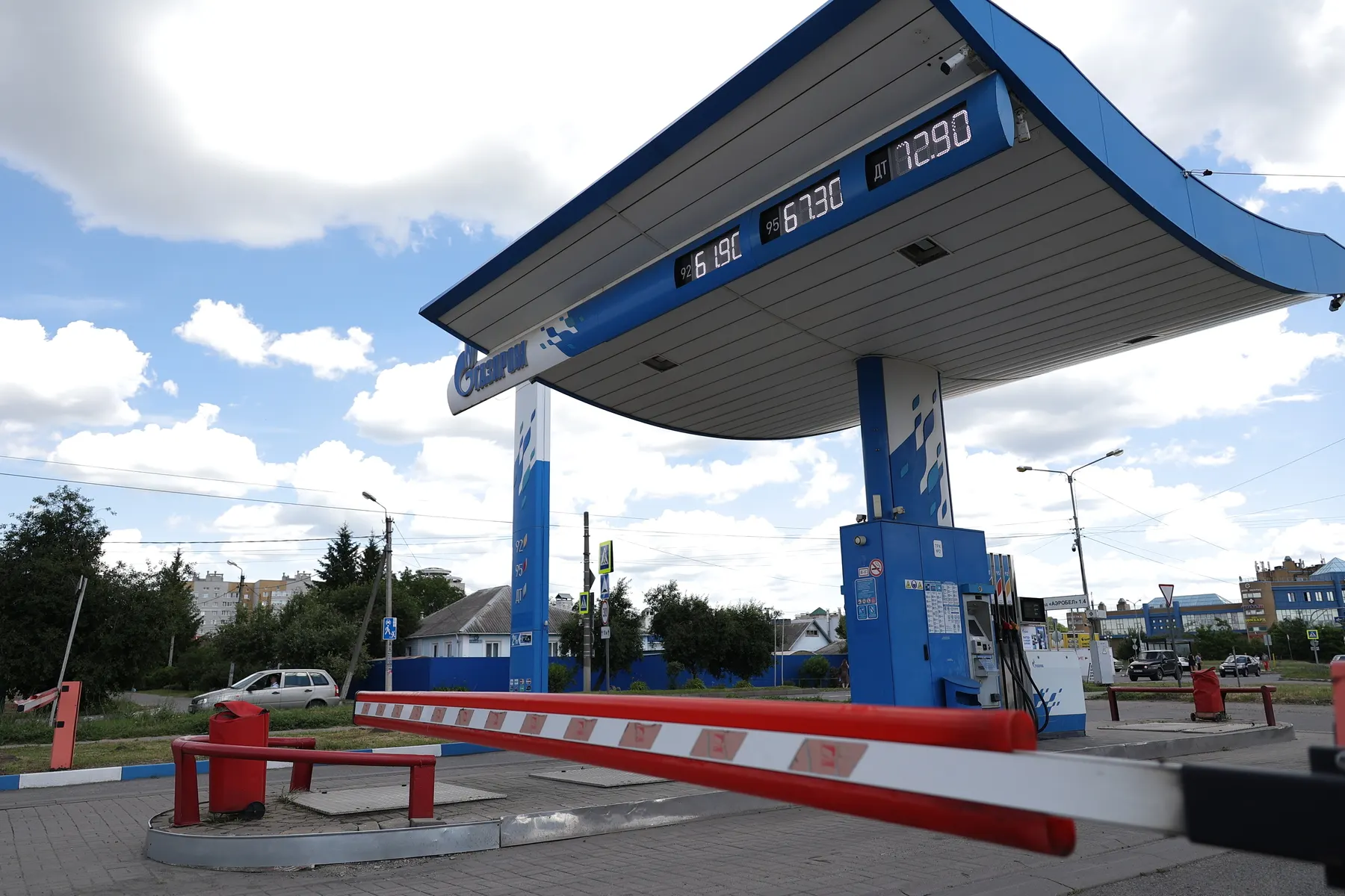 Из Федерального плана статистических работ убран бюллетень с разбивкой цен на топливо по маркам, регионам и заправкам. Решение принято на фоне резкого роста цен и дефицита топлива.
