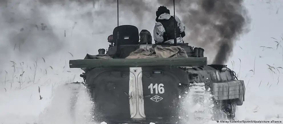 Военная прокуратура и подконтрольная Минобороны компания подали в арбитраж иск к немецкому концерну: требуют взыскать 47,2 млн евро в связи с отменой проекта учебного центра в Мулино после аннексии Крыма.