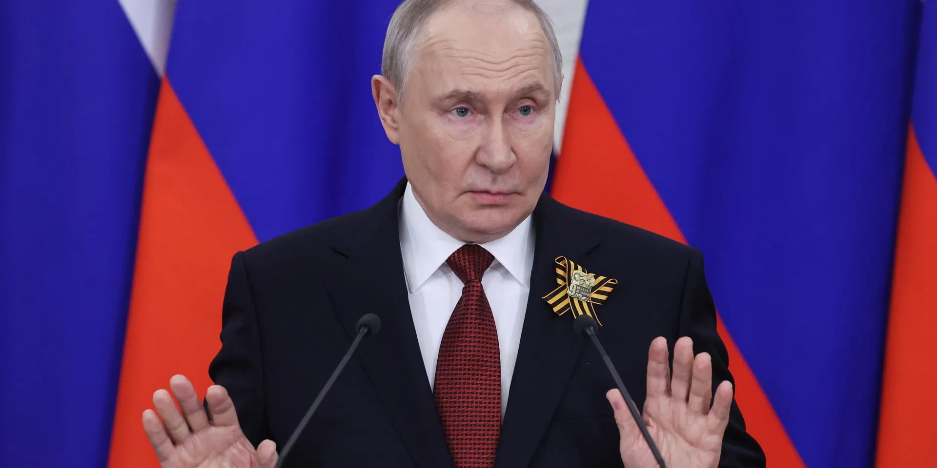 Чиновники бьют тревогу: сохранение текущего уровня военных трат грозит сильным ростом дефицита и потребует сокращения гражданских расходов.
