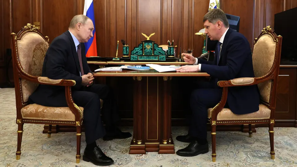 Президент потребовал запустить новый инвестиционный цикл и назвал рост инвестиций главным индикатором эффективности власти. Министр признал множество препятствий: жесткая бюджетная экономия, высокие ставки, утрата доверия бизнеса и последствия войны — все это давит на вложения в реальный сектор.