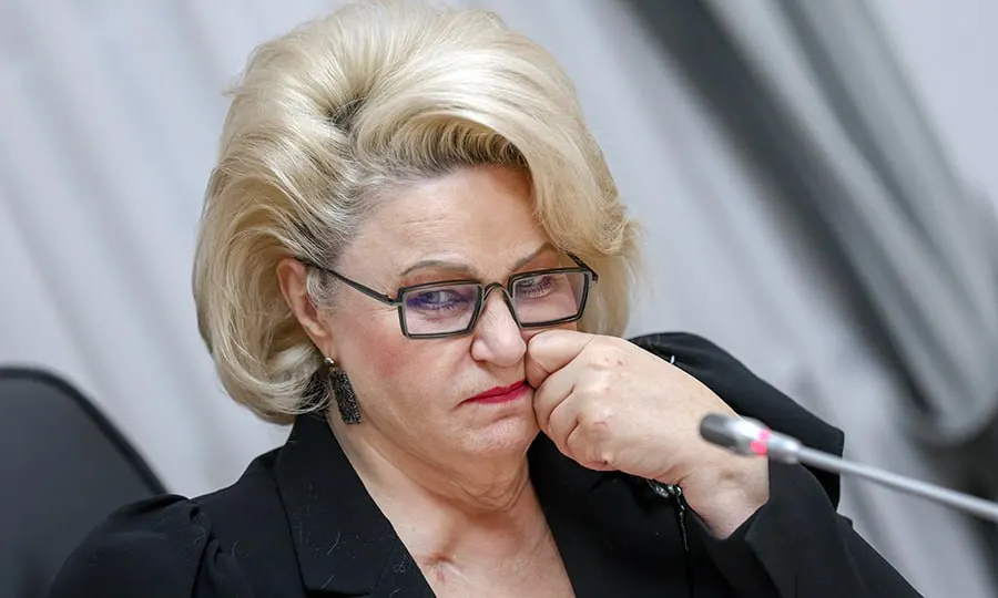 Глава комитета по защите семьи призвала Роскомнадзор и Минцифры ограничить время пребывания детей в онлайн‑играх и применить опыт мер по «замедлению» сервисов для защиты детей.