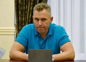 Совет ЕС ввёл новый пакет ограничений: более 80 человек и организаций включены в санкционный список. Среди них — бывший детский уполномоченный Павел Астахов и генеральный прокурор Александр Гуцан; также затронуты журналисты и блогеры.