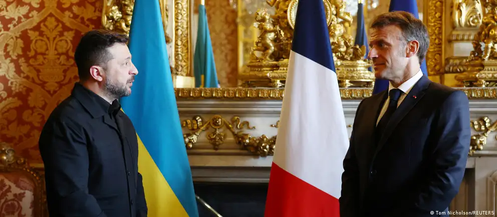 Париж пообещал в ближайшие недели поставить Украине зенитно-ракетные комплексы SAMP/T, согласовал дорожную карту по истребителям Rafale и выдал лицензии на производство ряда французских вооружений. Союзники также договорились о совместных военных учениях.