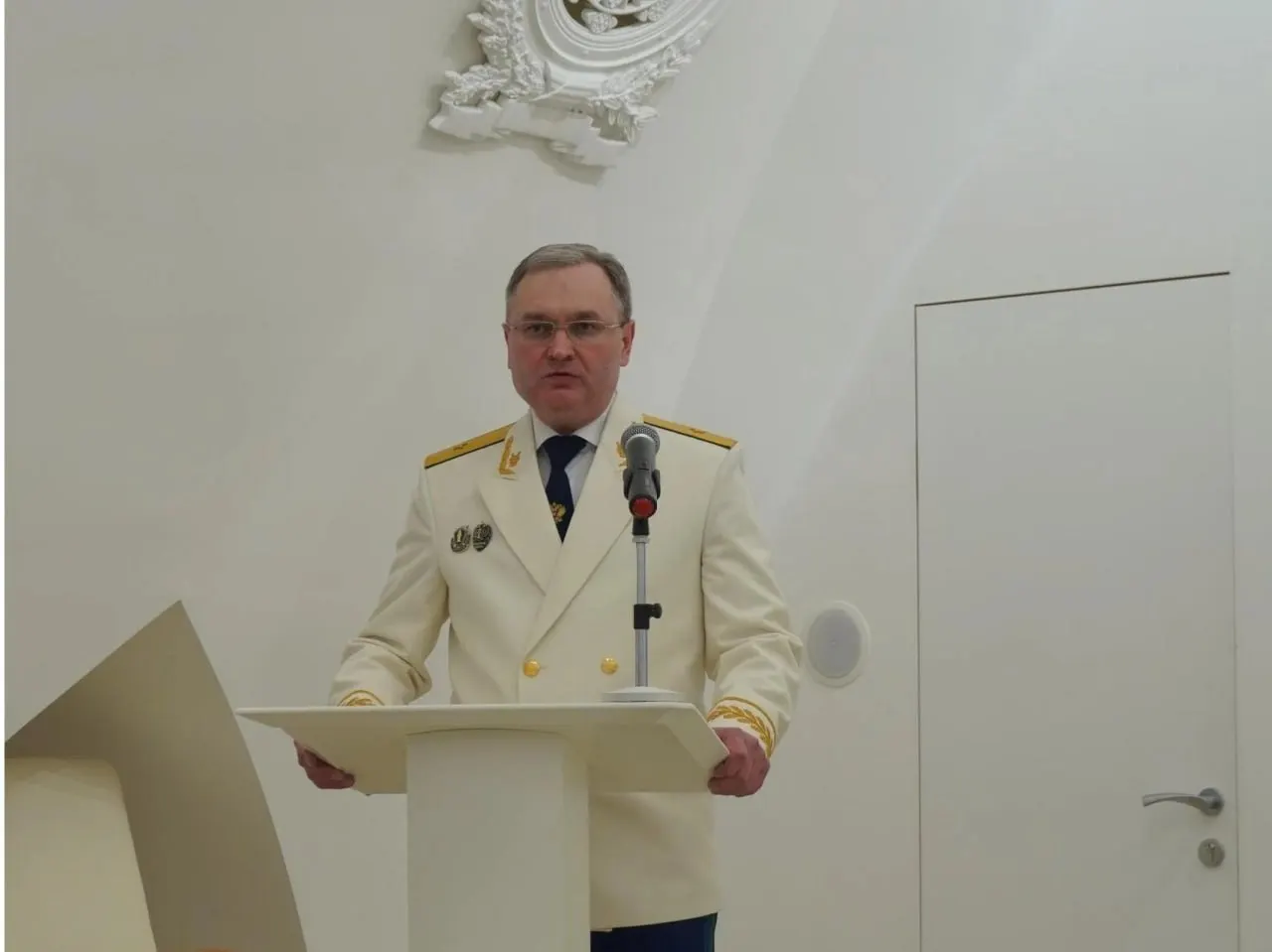 Комитеты Совфеда рассмотрят кандидатуру 16 июля. Цуканов сейчас является прокурором Курской области и работает в органах прокуратуры с 1997 года.