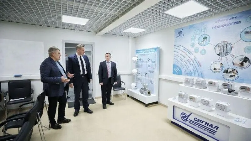В постановлении Совета ЕС указано, что завод в Энгельсе производит комплектующие для вооружений, в том числе участвует в создании системы наведения «Отблеск-У», и был включён в 21-й пакет ограничений.