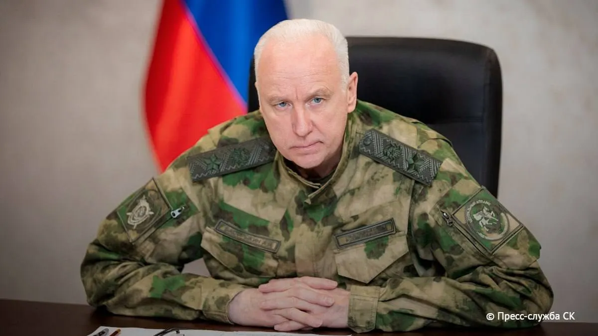По данным главы Следственного комитета, в результате атак с 2022 года погибли 1472 человека, ранены 6754; ущерб превышает 1 трлн рублей. Около трети смертей — 422 человека — зафиксированы в апреле—июне 2026 года.