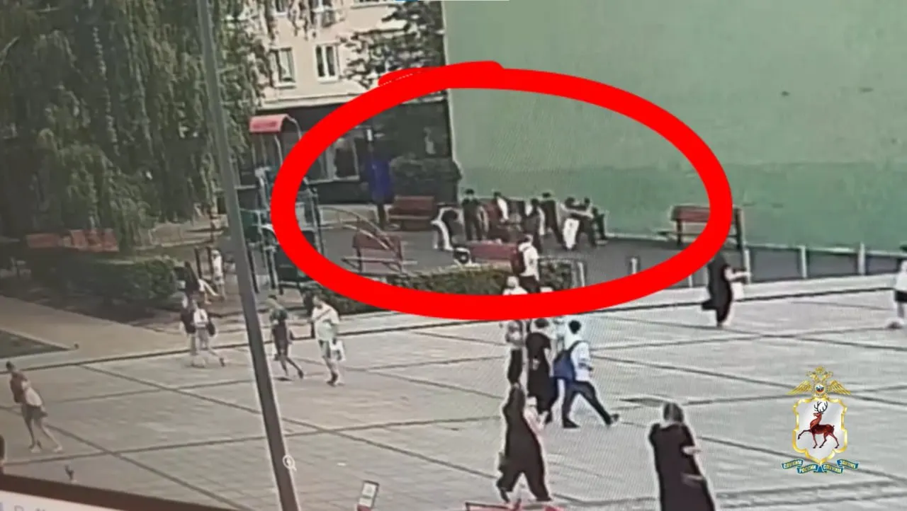 Пятеро несовершеннолетних в возрасте 15–17 лет нападали на прохожих, в том числе на двух музыкантов. Возбуждено уголовное дело по статье «Хулиганство», подростки поставлены на профилактический учёт.