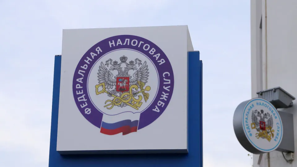 Налоговики начали массовые запросы к тем, кто приобретает недвижимость или автомобили при отсутствии сопоставимых доходов. Мера проводится на фоне дефицита бюджета и рекордного роста наличных оборотов.