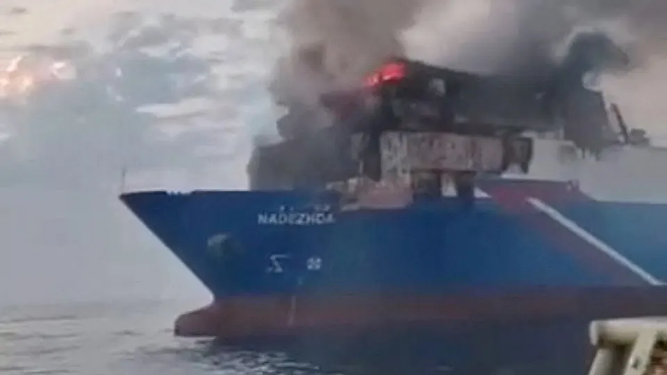 Из-за атак в Черном море грузопотоки перенаправляются через Турцию и другие порты, что приводит к удорожанию и задержкам поставок в Россию.