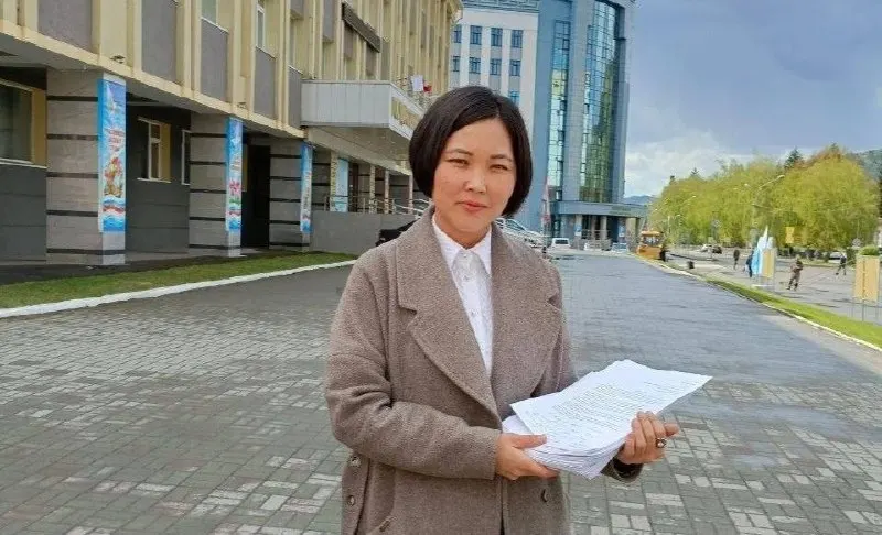 Активистка Аруна Арна заявила, что в стране действует система подавления критиков через заказные экспертизы и давление, и направила открытое письмо в Минюст.