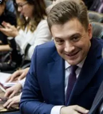 Коммунист Георгий Камнев обратился к главе Минпромторга с призывом снизить стоимость LADA на внутреннем рынке, указав, что за рубежом автомобили дешевле, например LADA Vesta в Белоруссии примерно на 300 тысяч рублей дешевле.