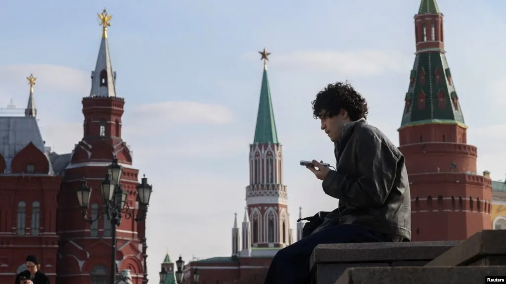 Законопроект предусматривает идентификацию детей в соцсетях и сокращение времени онлайн для несовершеннолетних.