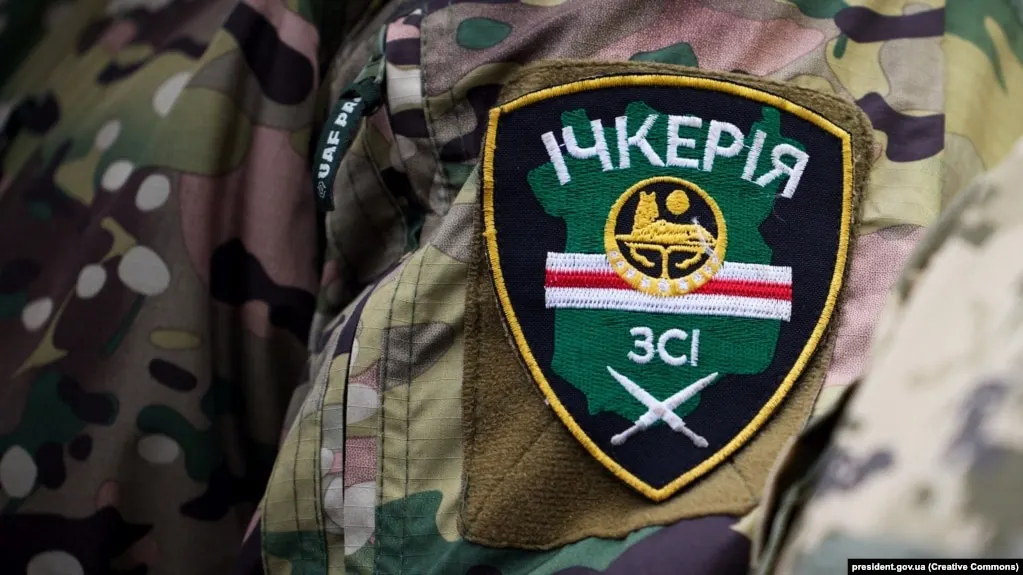 Росфинмониторинг внёс «Чеченскую Республику Ичкерию» и её зарубежные структуры в список террористов и экстремистов после решения суда в Грозном, а её лидеру Ахмеду Закаеву в России вменяют создание террористического сообщества и участие в боевых действиях на стороне Украины.