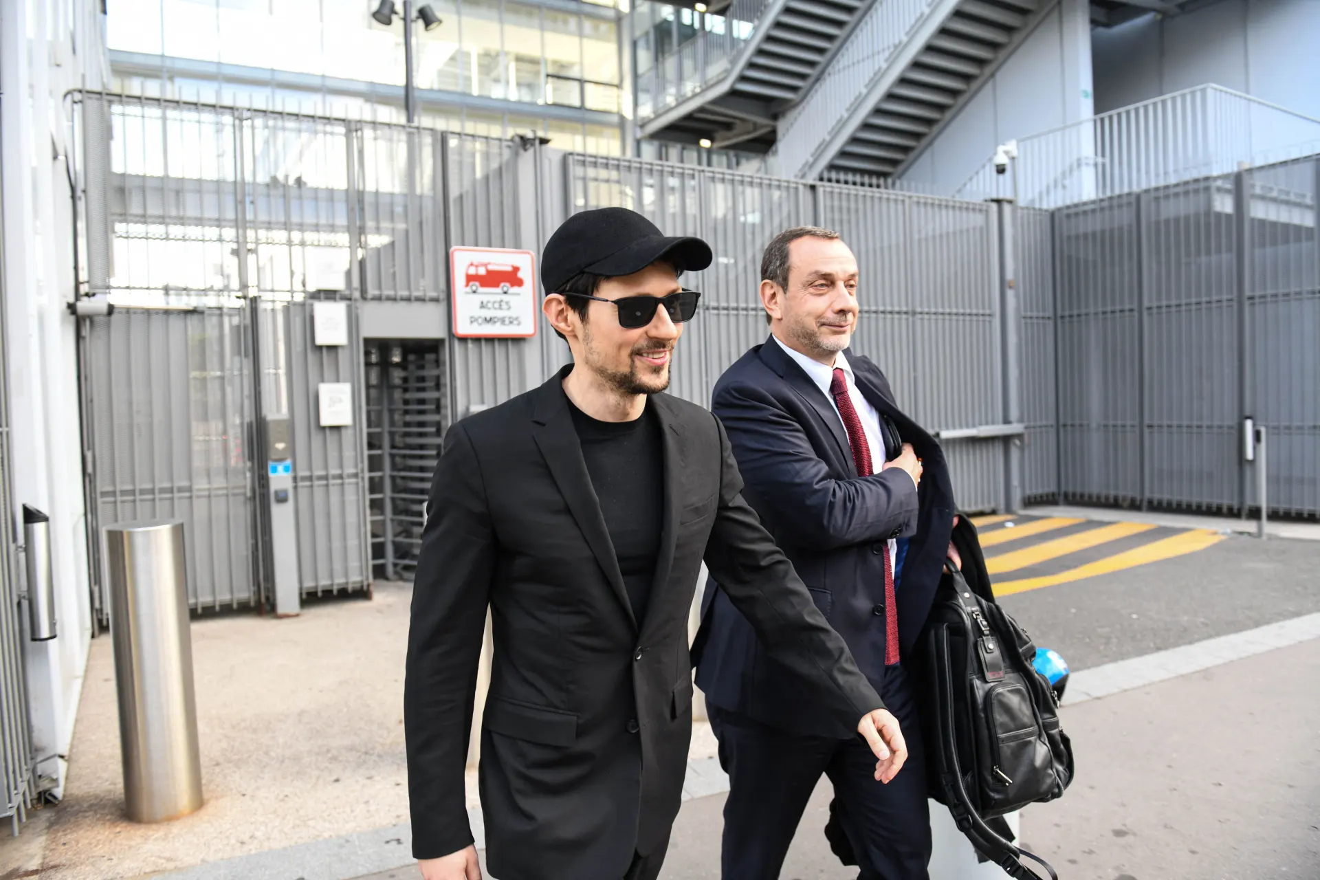 Создатель мессенджера опубликовал трек «Свой живой интернет», записанный с помощью нейросети, на фоне усиливающегося давления российских властей и ограничений доступа к Telegram.