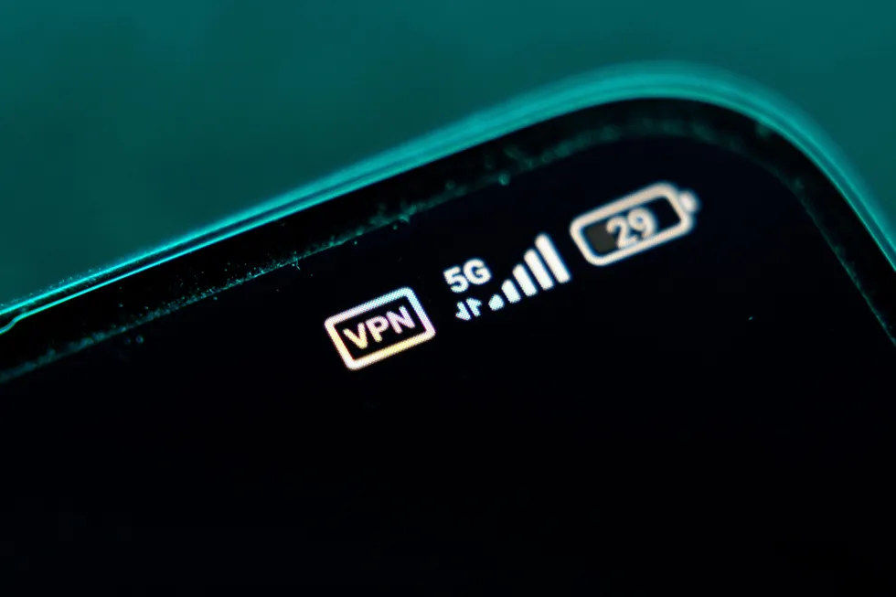 Крупное объединение разработчиков программного обеспечения направило в правительство письмо с призывом признать нынешнюю политику интернет-блокировок неудачной, ослабить ограничения и создать совместный с ИТ-сообществом орган по выработке новых правил.