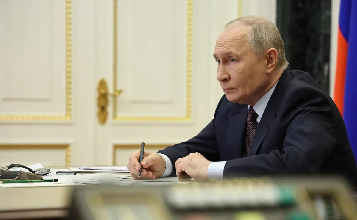 Президент заявил, что отключения интернета в регионах «полностью оправданы» ради предотвращения терактов, и поручил силовикам координировать действия с гражданскими властями, информируя население уже после проведения операций.