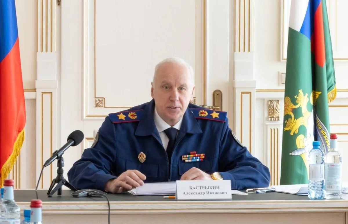 Глава Следственного комитета распорядился провести проверку детских книг Григория Остера, включая «Вредные советы», сочтя их содержание спорным с педагогической точки зрения.