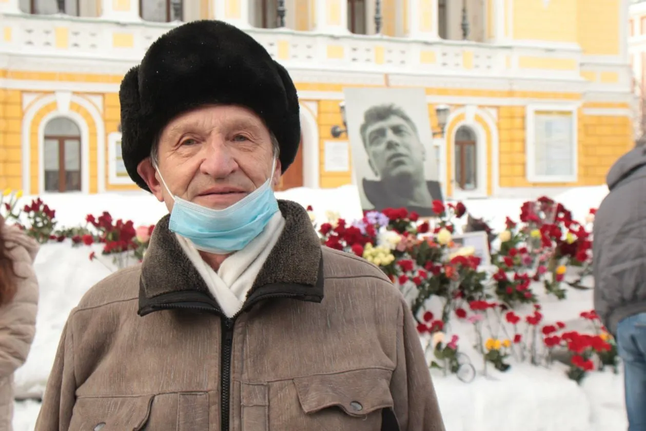 Валерий Куликов скончался в ночь на 3 мая; его планировали вызвать к следователю 5 мая. Официальных комментариев пока нет, в СМИ появляются разные версии случившегося.