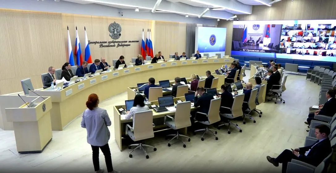 На заседании Центральной избирательной комиссии передали мандат Александру Богомазу, рекомендовали руководителей избиркомов Тверской и Оренбургской областей, внесли изменения в порядок публикации опросов и сократили число участковых комиссий в Смоленске.