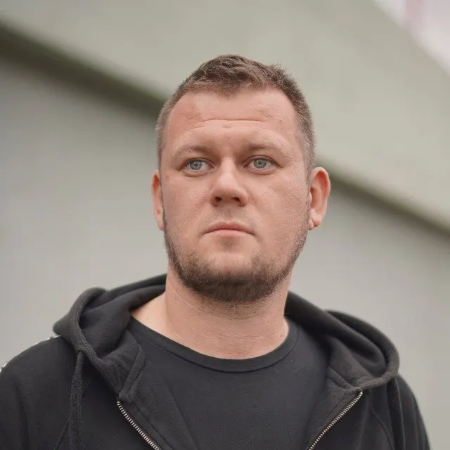 Денис Казанский заявил, что не является гражданином РФ и назвал своё включение в реестр «иноагентов» необоснованным. Ранее он утверждал, что находится в розыске в «ДНР» за книгу и журналистские материалы.