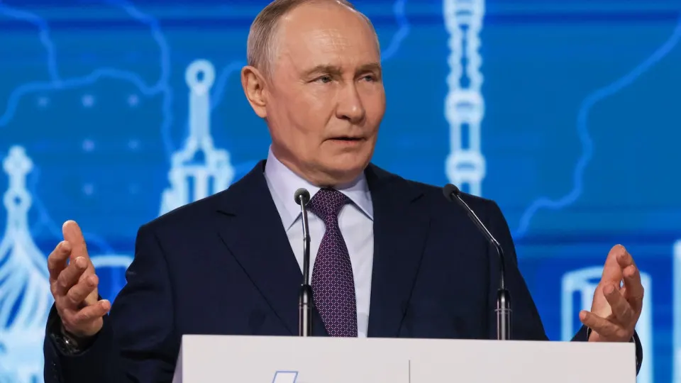 Президент призвал активнее трудоустраивать вернувшихся с фронта участников СВО в ОПК и другие отрасли. При этом число тяжело раненых и инвалидов выросло, резко увеличился спрос на протезы, а в обществе зафиксирован рост тяжких преступлений.