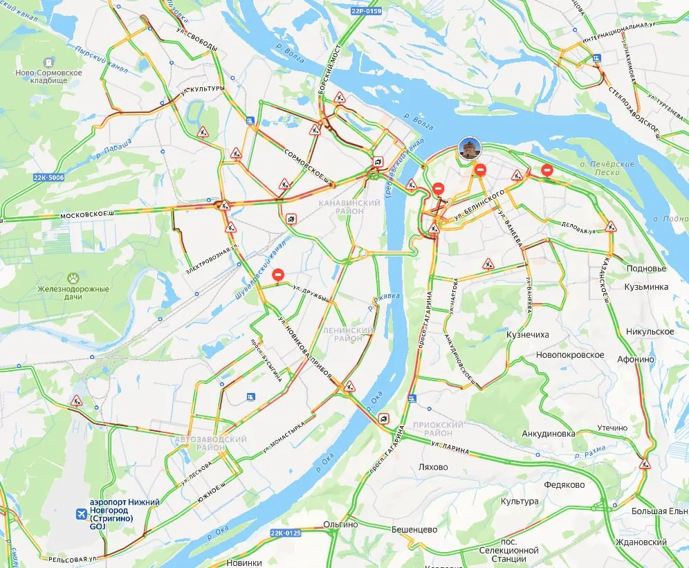 Движение в городе серьёзно осложнено — 9 баллов. Избегайте Мещеры, Московского шоссе, проспектов Гагарина и Ленина и ряда центральных улиц.