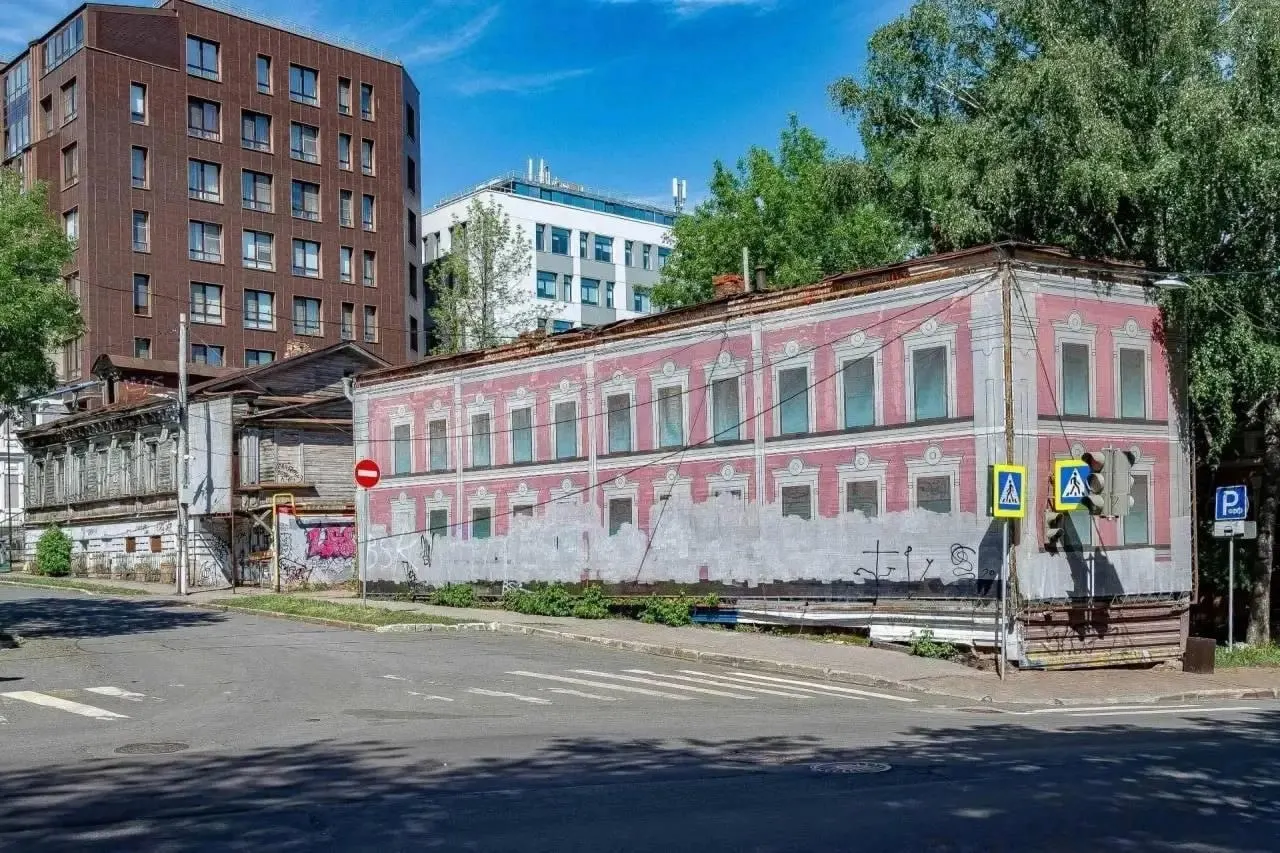Комплекс из четырёх ветшающих памятников архитектуры в центре Нижнего выставлен на передачу инвестору: будущий хозяин должен отреставрировать здания и адаптировать их под современное использование.