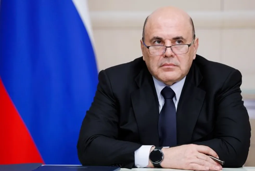 По данным утечек, в 2022 году сестра премьера разместила в Газпромбанке 12 млрд рублей — при официальном доходе в десятки тысяч рублей в месяц такая сумма не соотносится с декларируемыми доходами и вызывает вопросы по происхождению средств.