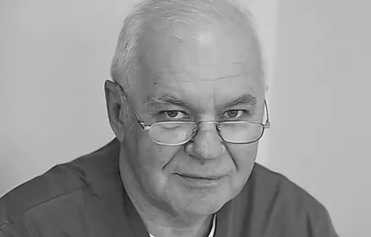 Врач, работавший в детской больнице №1 и специализировавшийся на хирургии новорождённых, умер 18 июня. Коллеги сообщили о смерти и обещали уточнить детали прощания.