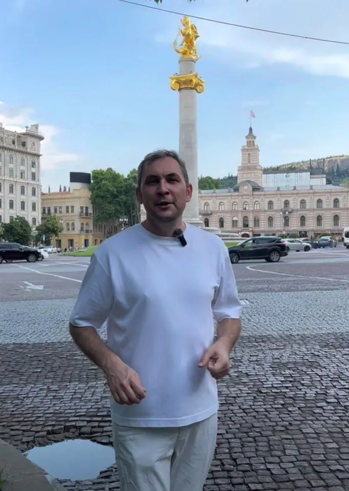 Автор популярного русскоязычного блога о Грузии внесён в реестр Росфинмониторинга; ранее он сотрудничал с «Открытой Россией» и Фондом борьбы с коррупцией.