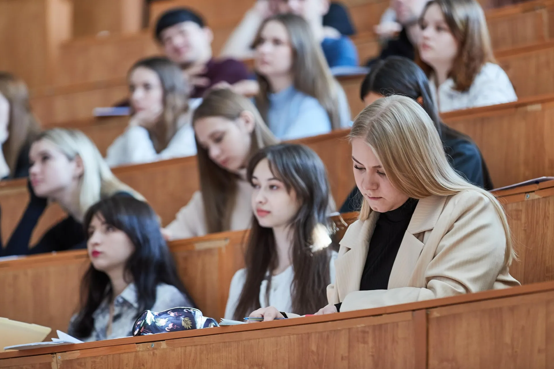 Ведомство пересмотрело механизм ответственности для студентов по целевым договорам — вместо штрафов вводят компенсации, а вузы получили шире полномочия по отчислению.
