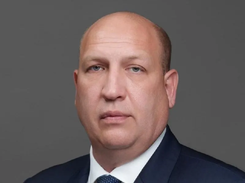 Бывшего и.о. руководителя управделами региона сначала подозревали в растрате, затем переквалифицировали обвинение на превышение полномочий — суд признал его невиновным.