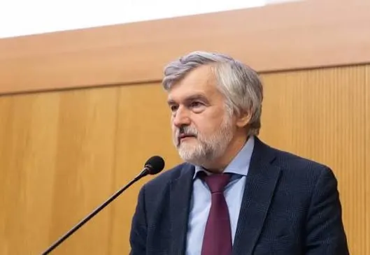 Андрей Клепач, возглавлявший экономический блок ВЭБа 12 лет, уволен после публикаций его заявлений об технологическом и экономическом отставании страны.