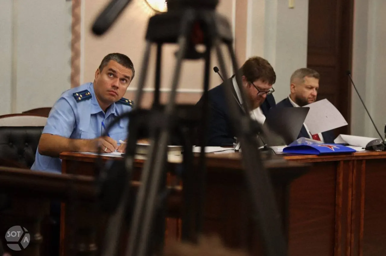 Верховный суд снял партию «Яблоко» с выборов. Разбирательство касалось призывов к экстремизму, иностранного финансирования и нарушений авторских прав.