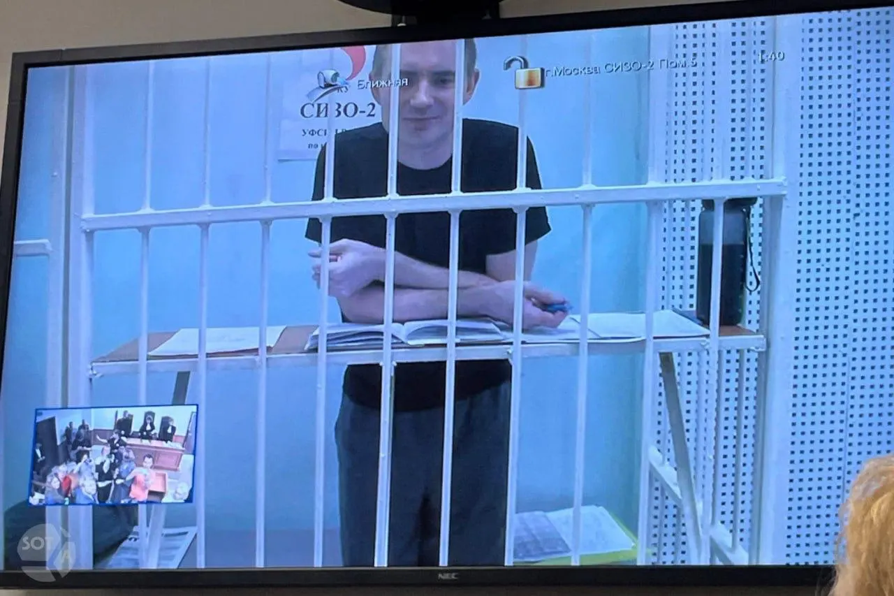 Атаки дронов, судебные решения и политические шаги, а также рост очередей за бензином — главные новости дня в Екатеринбурге и регионе.