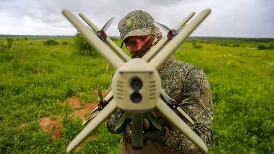 В Московском военном округе развивают FPV-перехватчики и мобильные огневые группы, формируют резервистов и обучают инструкторов, охватывая широкий круг регионов.