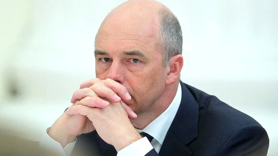 Дефицит бюджета в 2026 году существенно выше планов: разрыв между расходами и доходами может достигнуть около 3% ВВП; обсуждаются меры по снижению дефицита к 2027 году.