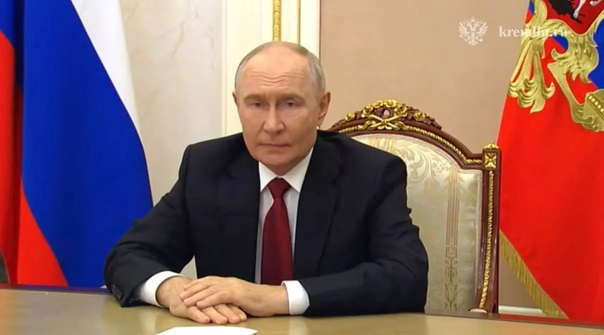 Путин призвал поддержать суверенитет России, подчеркнул важность законности и единства страны, а также отметил роль ответственных кандидатов.