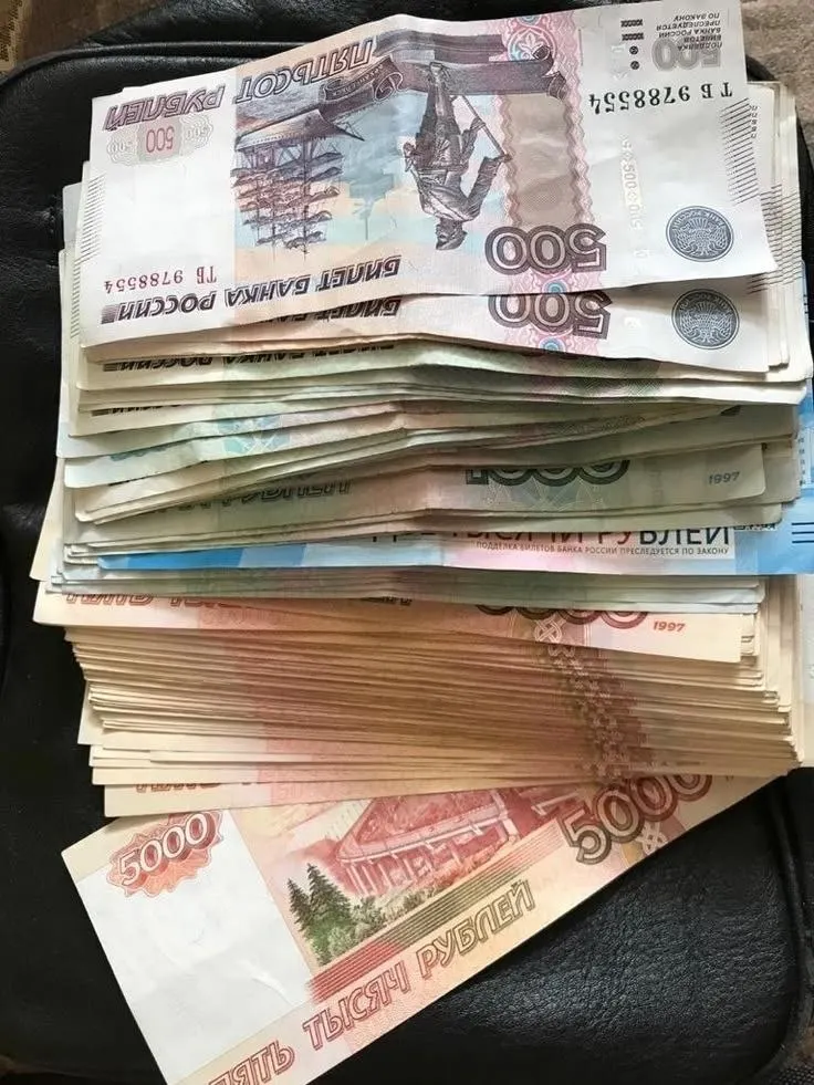 Депутат предложил обязать выплату годовой премии, которую часто называют 13-й зарплатой; на первом этапе она коснется бюджета и будет рассматриваться в Госдуме.